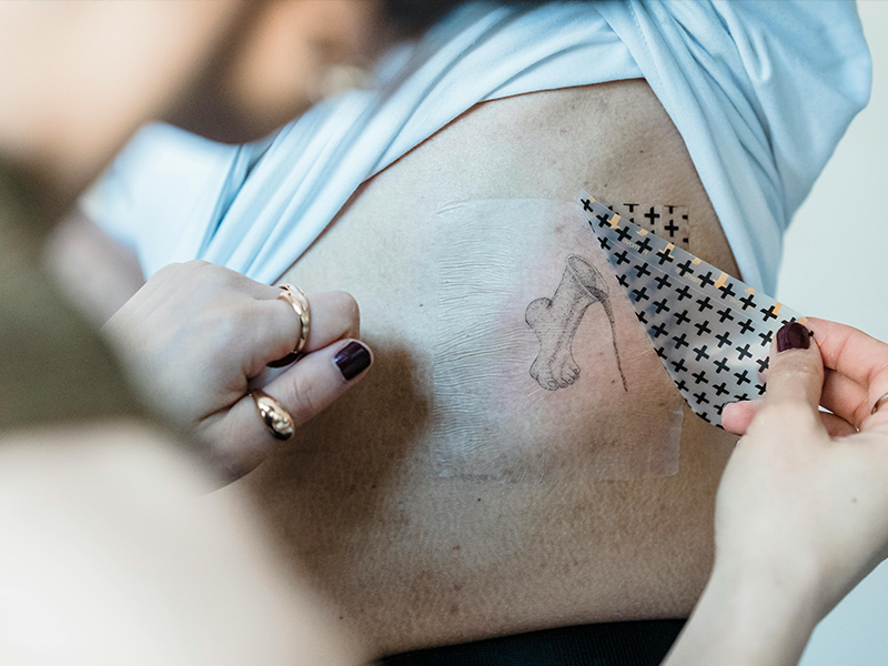Cómo aplicar correctamente un tatuaje temporal paso a paso